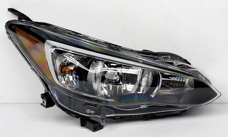 OEM Right Passenger Halogen Headlamp For Subaru Impreza 84001-FL00B Missing Tab