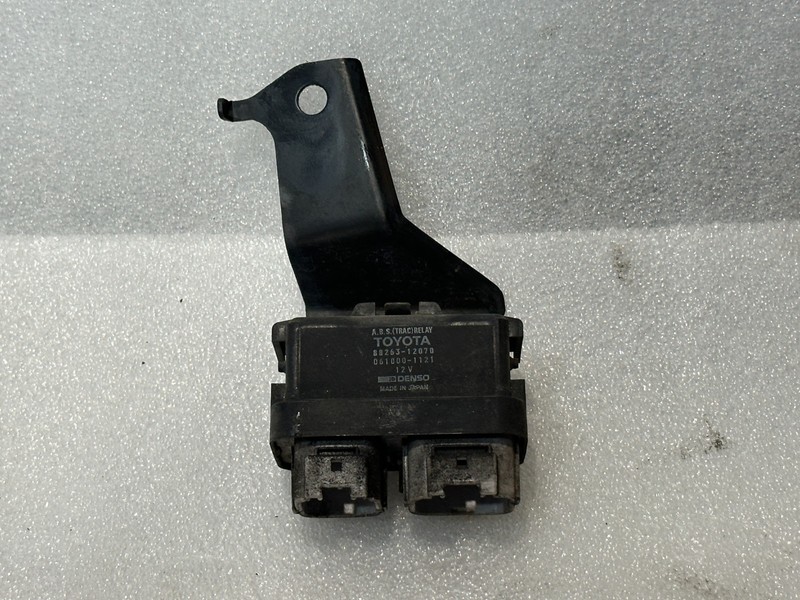 1996 Toyota 4runner ABS trac Relay OEM 88263-12070