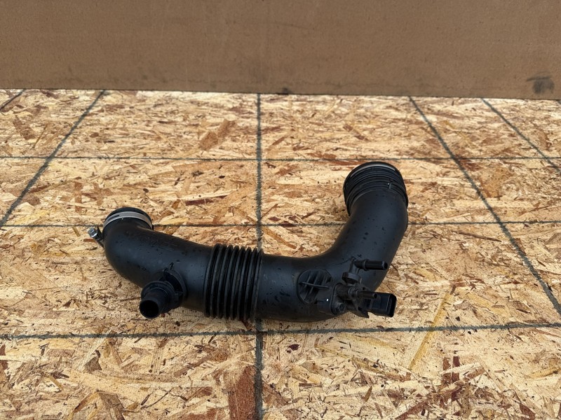 GENESIS GV70 22-26 OEM LEFT DRIVER AIR BOX CLEANER INTAKE HOSE TUBE PIPE 3.5T