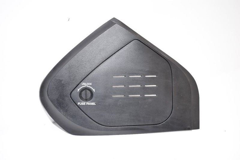 1991-1995 CHEVROLET CORVETTERIGHT END OF DASH FUSE BOX COVER OEM