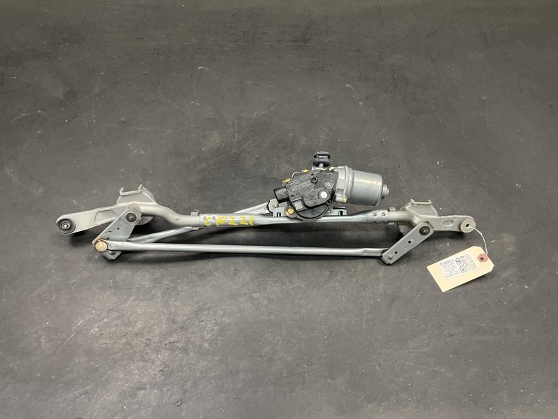 Front Windshield Wiper Motor w/ Linkage 2021 Cadillac XT4 84533610 2019 - 2023
