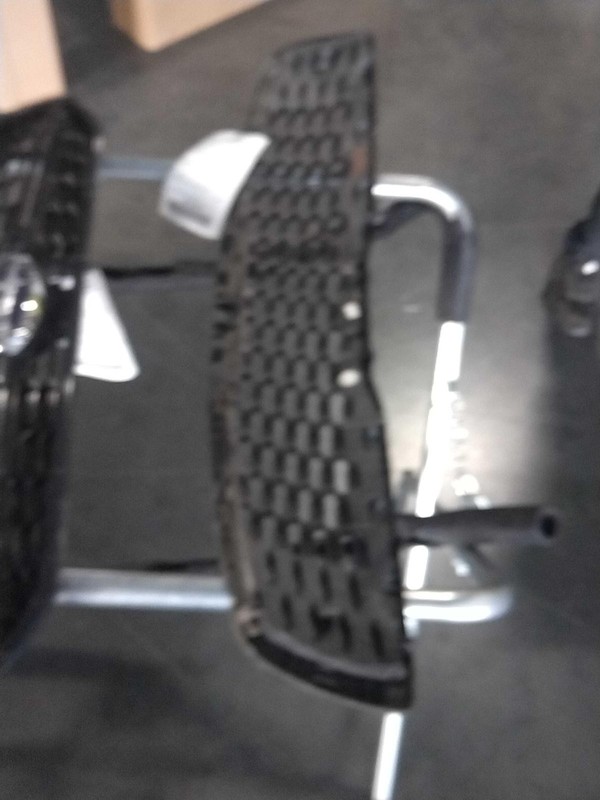 2017 KIA Forte Grille OEM Silver 4DR HTBK 86350A7810 Used 77K Miles