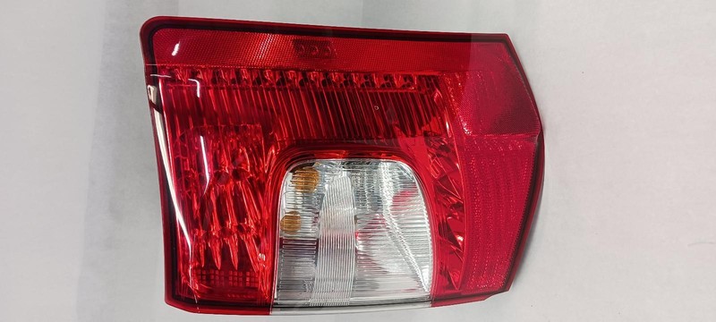 2015 CHRYSLER TOWN & COUNTRY passenger Taillight OEM 11 12 13 14 15 16