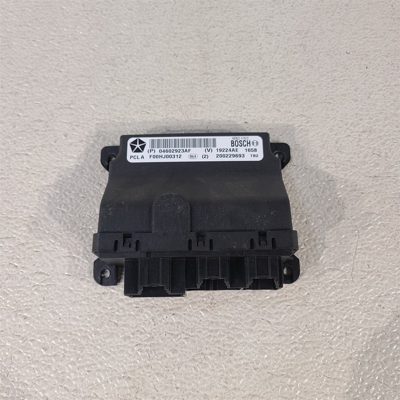 08-10 Dodge Challenger Srt8 Door Module P04602923AF OEM Aa7345