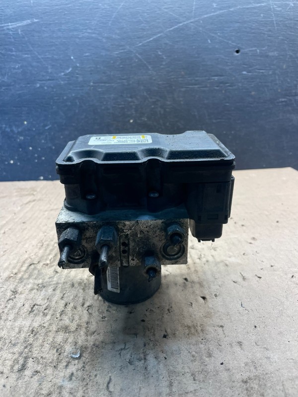 2014 2015 FORD E350 VanABS Anti Lock Brake Pump Module s8030 DG