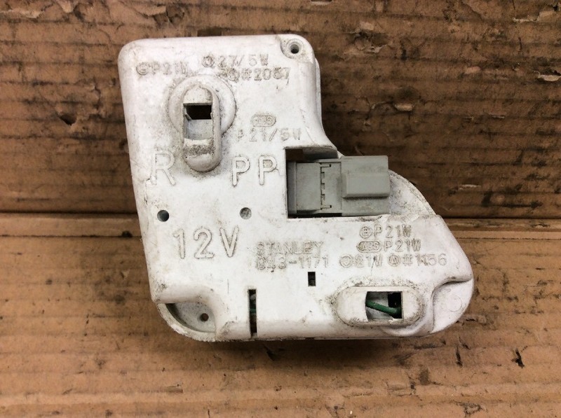 92 93 Accord Sedan Right Trunk Light Cover Wire Socket Bulb Bracket Used OEM