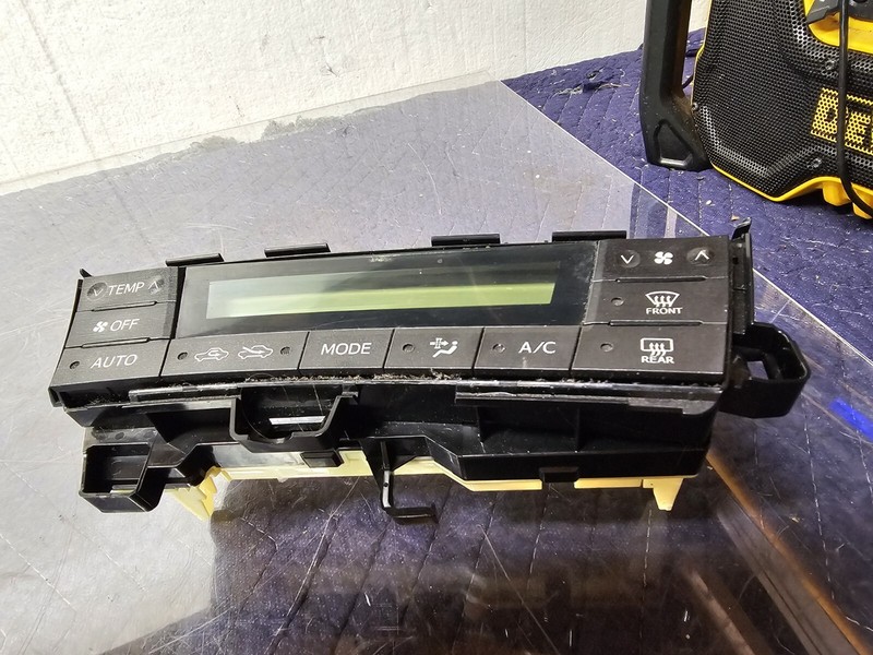 2010-2011 TOYOTA PRIUS HVAC TEMPERATURE HEATER A/C CONTROL SWITCH