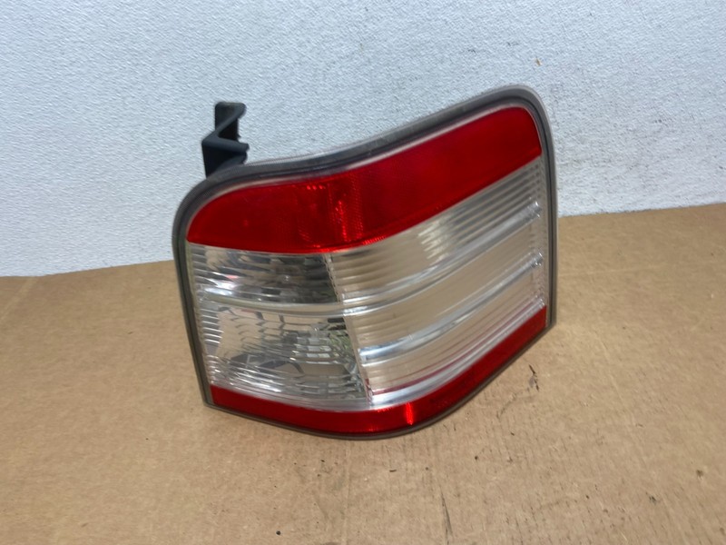 2008-2009 Ford Taurus X Right Passenger RH Side Tail Light OEM AD6005 DG