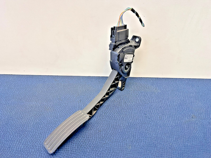 09-19 Jaguar X250 XF XFR XJ Throttle Gas Accelerator Pedal W/ Pad OEM
