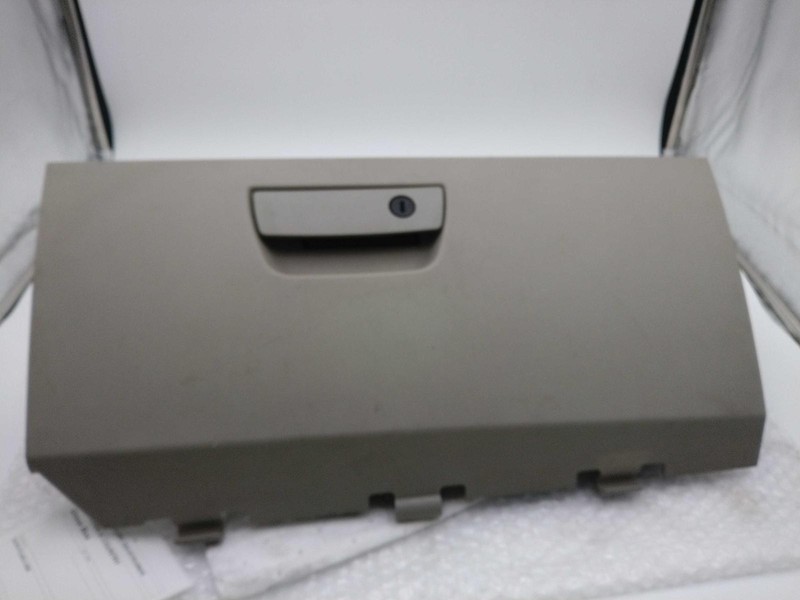 2015 Chrysler Town & Country Glove Box White OEM Used - Scratches 3724234