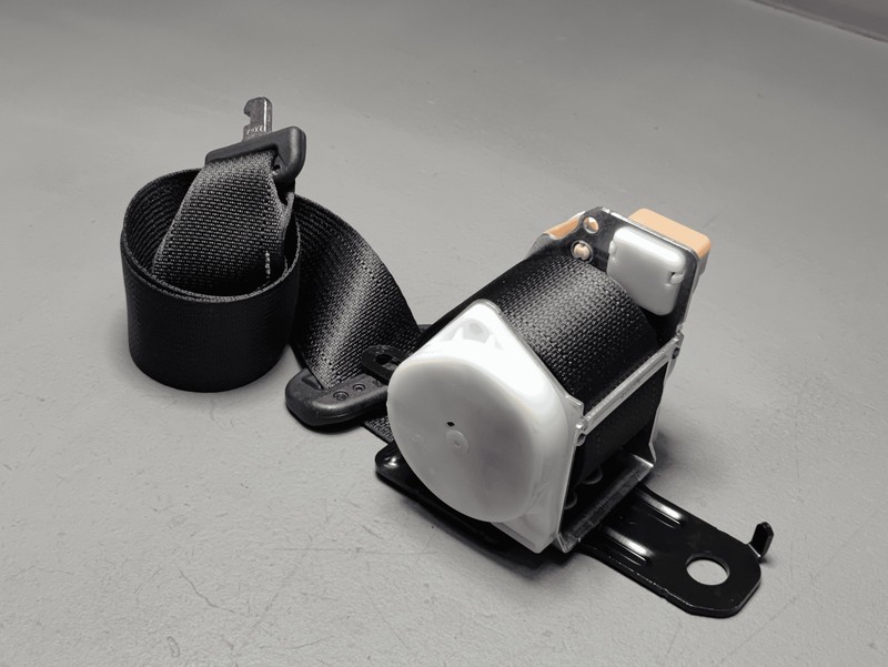 2018-2024 TOYOTA CAMRY REAR SECOND 2ND ROW CENTER MIDDLE SEAT BELT RETRACTOR OEM