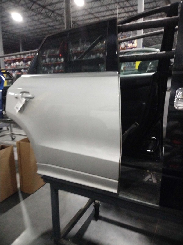 2011 Audi Q5 Rear Right Door Silver 308628 Used 83K Miles OEM Replacement