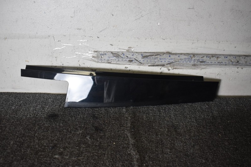 2018 BMW M5 REAR RIGHT DOOR PILLAR TRIM MOLDING TRIM FACTORY OEM
