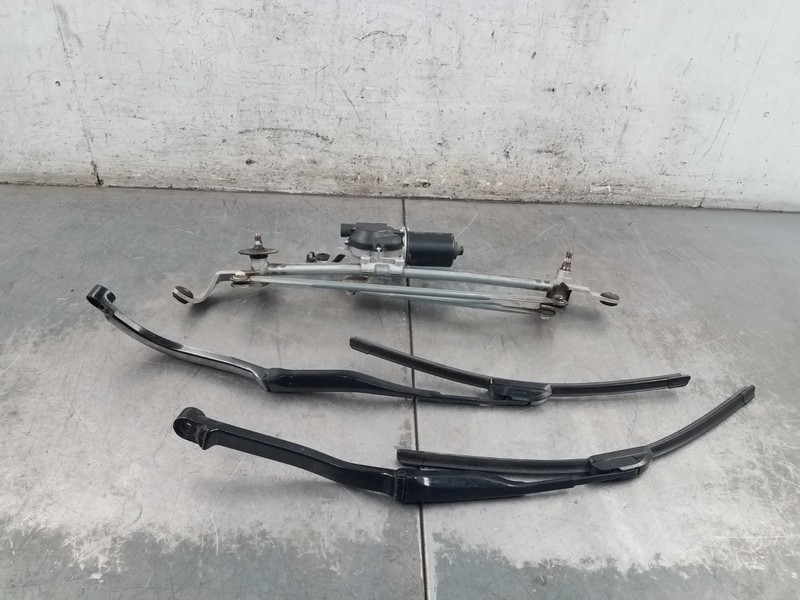 2015 Nissan 370Z Nismo Windshield Wiper Motor / Arms #0785 K3