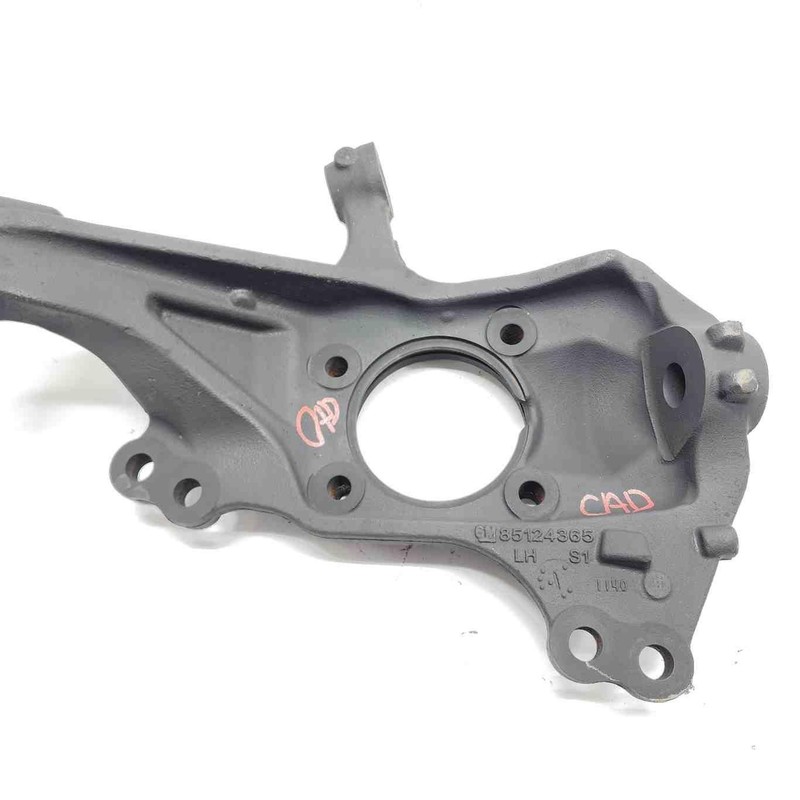 2021 Silverado 2500 6.6 Duramax AT LH Driver Side Front Spindle No Hub 85124365