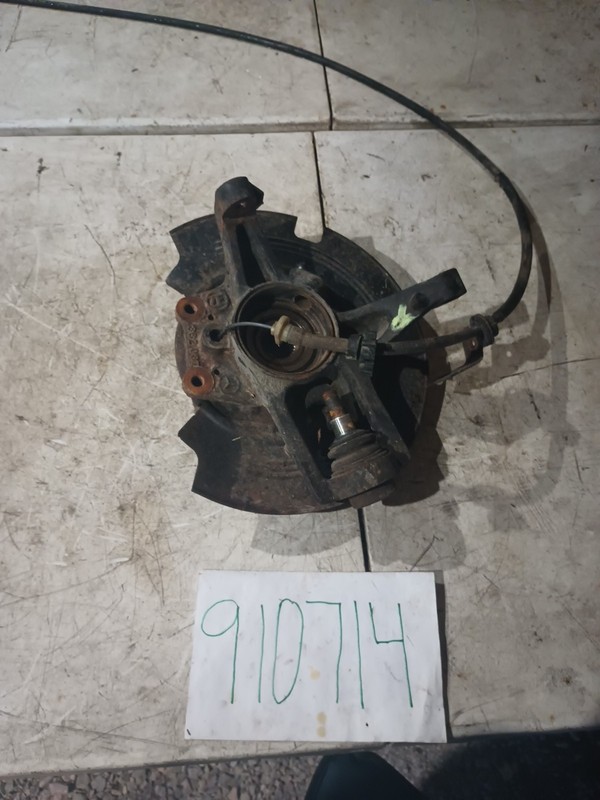 1998-05 Mercedes ML500W163 Passenger Right Rear Knuckle Assembly Hub 362037