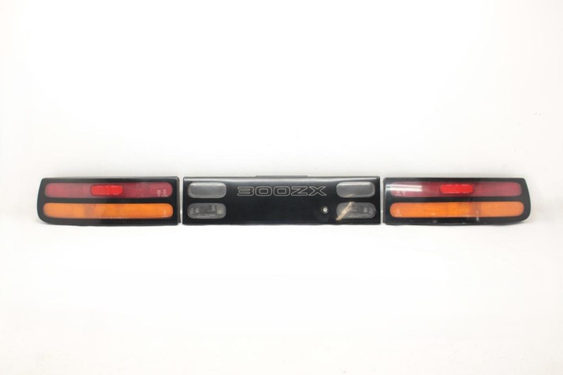 94-96 Nissan 300ZX 2+2 Coupe Complete Set of Left and Right Tail Lights