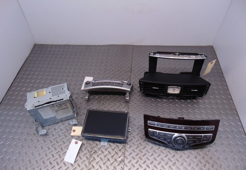 2011-2013 INFINITI M37 AC HEATER CLIMATE CONTROL TEMPERATURE UNIT OEM