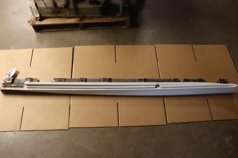 2011-2016 BMW 535I F10 LEFT DRIVER SIDE ROCKER MOLDING PANEL WHITE OEM