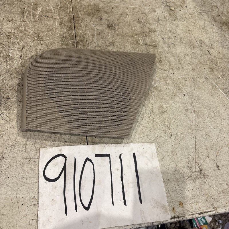 06-11 Cadillac DTS OEM Left Front Or Rear Door Panel Speaker Cover Grille Cover