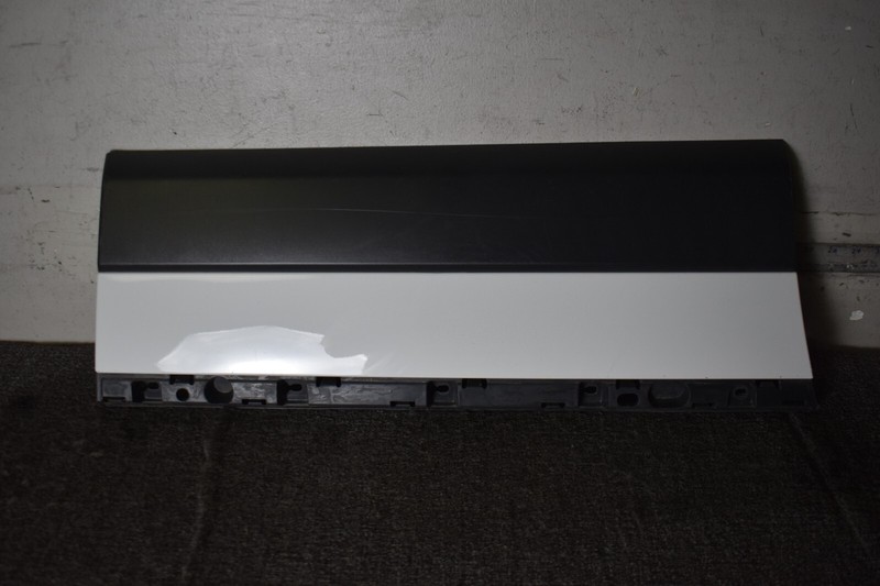 2013-2018 Land Rover Range Rover L405 OEM RH-Rear Door Molding
