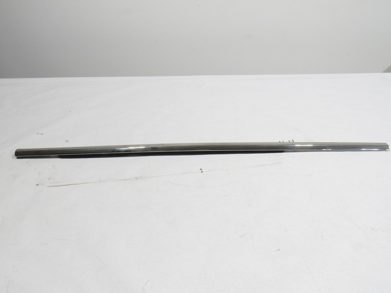 10-20 Bentley Mulsanne 2012 Rear Right Door Window Weatherstrip Seal Molding @1