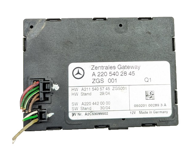 03-11 Mercedes R230 SL500 E550 Central Gateway Control Module 2205402845