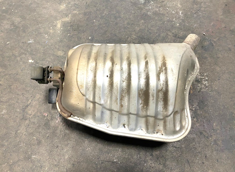 15-16 HYUNDAI GENESIS REAR RIGHT EXHAUST SYSTEM MUFFLER OEM #A0.59