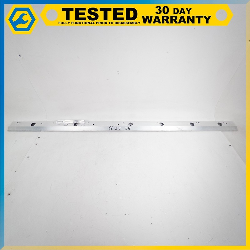 10-19 JAGUAR XJ LEFT DRIVER SIDE EXTERIOR SKIRT ROCKER MOLDING BRACKET OEM