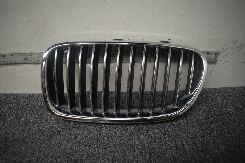2010-2013 BMW 535I 528I FRONT GRILLE FACTORY OEM