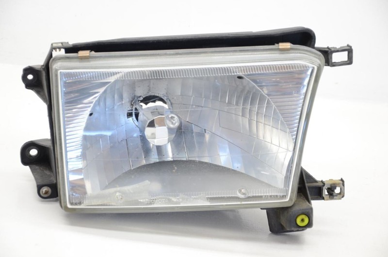 99-02 Toyota 4Runner 4WD Passenger Right Front Headlight Assembly
