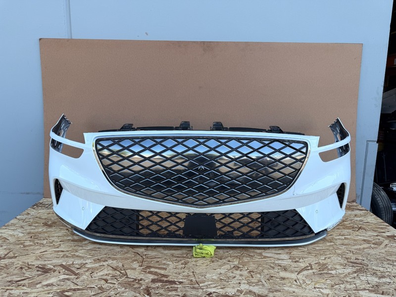 GENESIS GV70 ELECTRIFIED 2023-2025 OEM FRONT BUMPER COVER ASSEMBLY (WHITE)