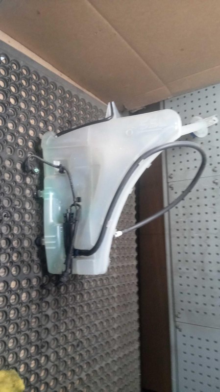Used Washer Fluid Reservoir fits: 2014 Porsche PANAMERAGrade B
