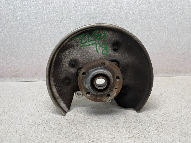 15 16 17 18 Porsche Macan Rear Left Driver Side Spindle Knuckle Hub 1372 OEM