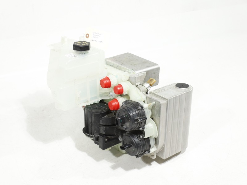 21-23 Tesla Model 3 Y Supermanifold A/C Expansion Tank Assembly OEM 36k