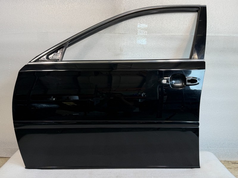 2004 - 2006 LEXUS ES330 LEFT FRONT DRIVER DOOR OEM BLACK #020
