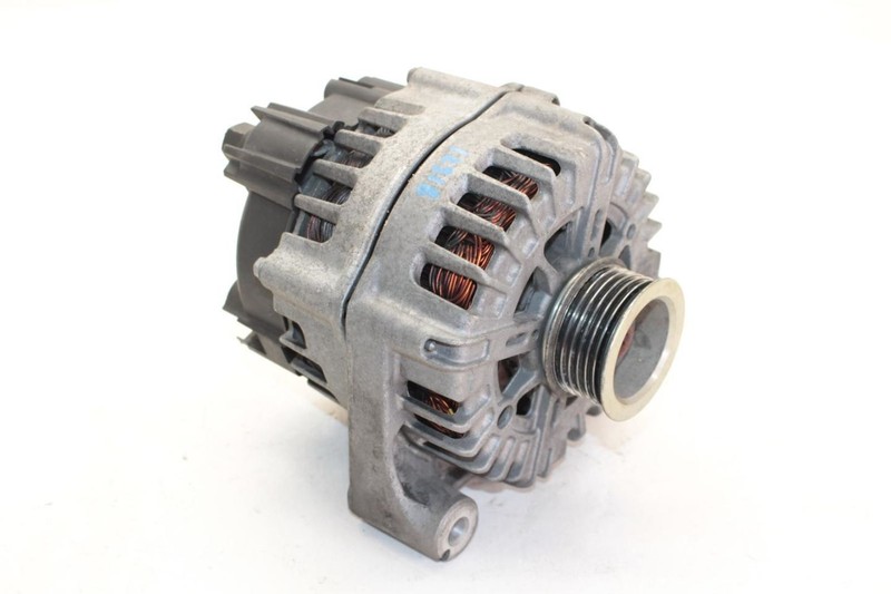 08-13 BMW M3 4.0L Alternator Assembly 7838656