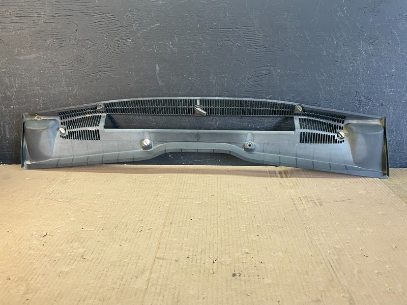 2001-2006 BMW X5 Windshield Wiper Air Micro Filter Housing Cover Panel AD8571 DG