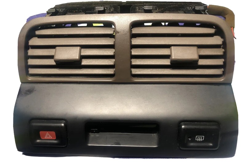 95-99 NISSAN MAXIMA Brown CENTER DASH VENT SWITCH BEZEL 6875040U10 trim panel