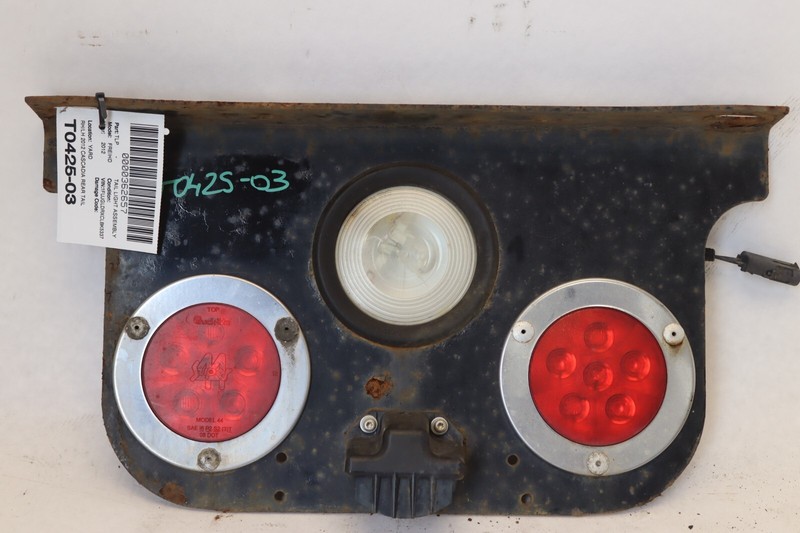 2008-17 FREIGHTLINER CASCADIA 125 REAR BACK TAIL LIGHT TURN SIGNAL STOP LAMP OEM