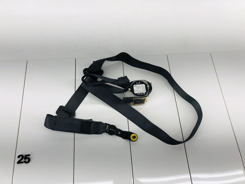 03-04 VOLVO XC90 REAR CENTER RIGHT 2ND SECOND ROW SEAT BELT TENSIONER OEM