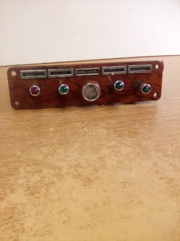 Freightliner FLD Switch Panel A22-40285-001