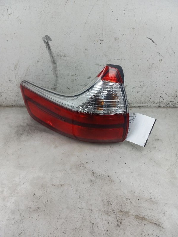 15 16 17 18 19 20 TOYOTA SIENNA XLE DRIVER LEFT TAIL LIGHT QUARTER PANEL MOUNTED