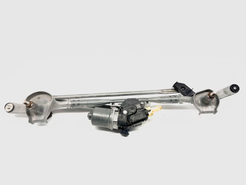 2017-2024 Cadillac XT5 3.6L Premium Front Wiper Assembly W/ Motor & Transmission