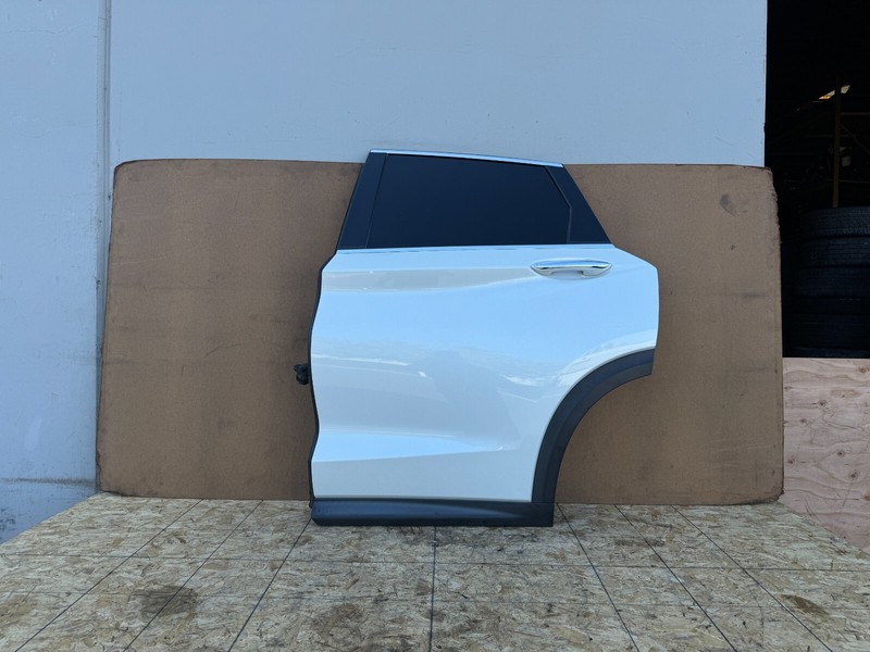 INFINITI QX50 2019-2025 OEM REAR LEFT DRIVER DOOR SHELL ASSEMBLY (WHITE)