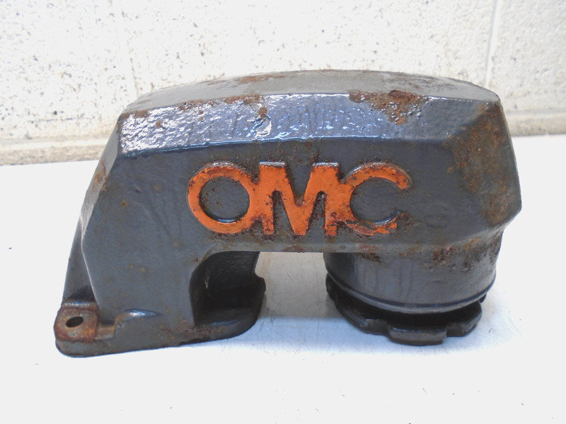 R5 OMC Cobra 2.5 3.0 Exhaust Riser Elbow Manifold 910380 0910380