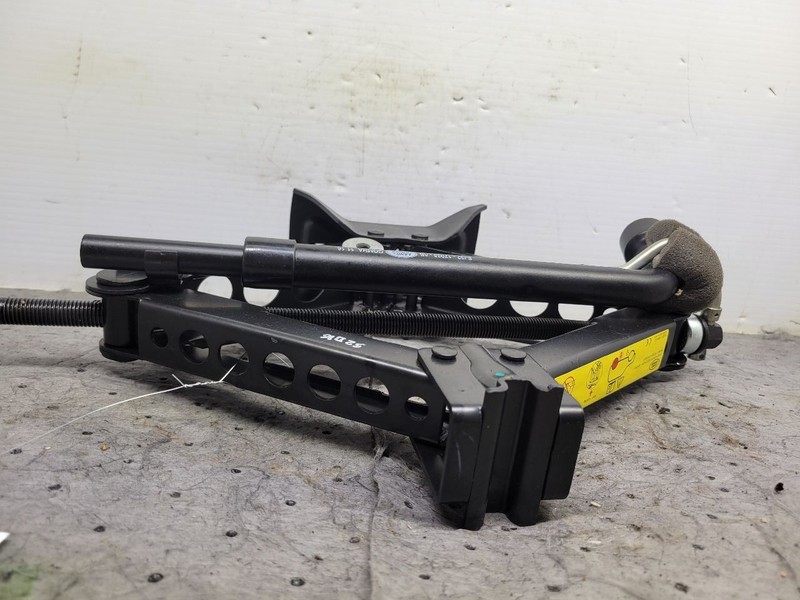 EVOQUE 2017 Jack and Tools 1689936