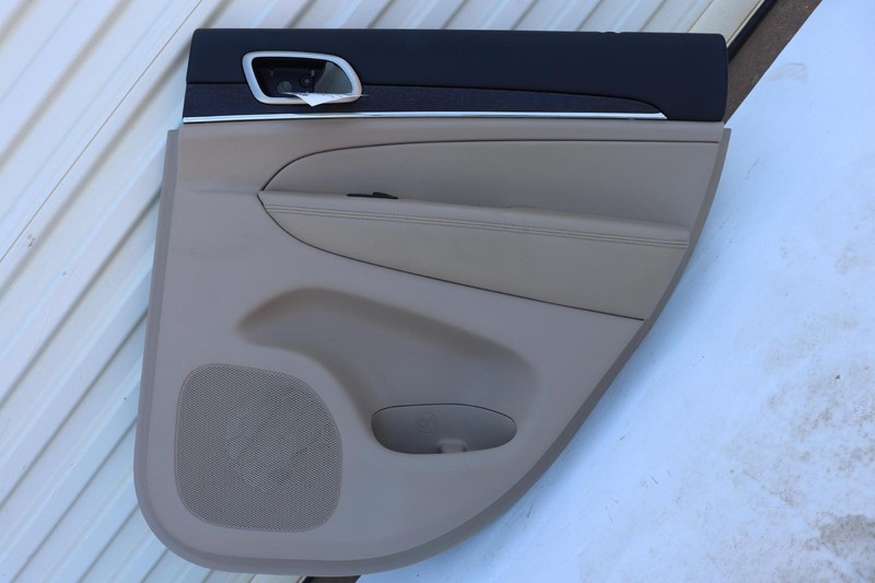 2014-2015 JEEP GRAND CHEROKEE REAR RIGHT PASSENGER DOOR PANEL TRIM COVER OEM