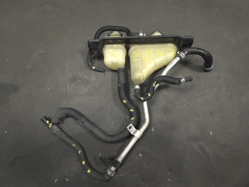 Radiator Coolant Reservoirs w/ Hoses Set 2019 Infiniti Q50 21710-5CF0A 2016-2024