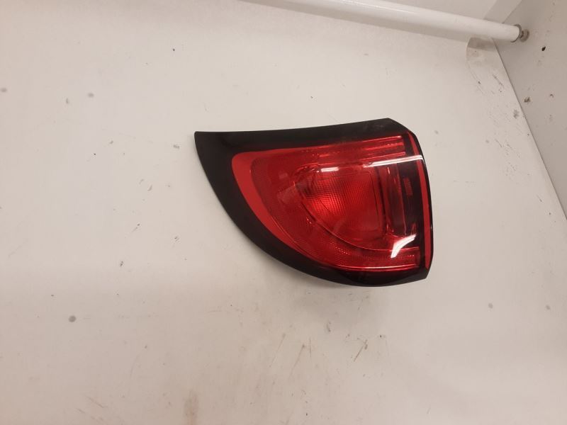 Driver Tail Light Incandescent Lamps Fits 17-19 PACIFICA 2832788